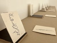 Pop-up in Hohenems von Ferdinand Ruef | zeitlose Keramik und Zeichnungen auf Porzellan