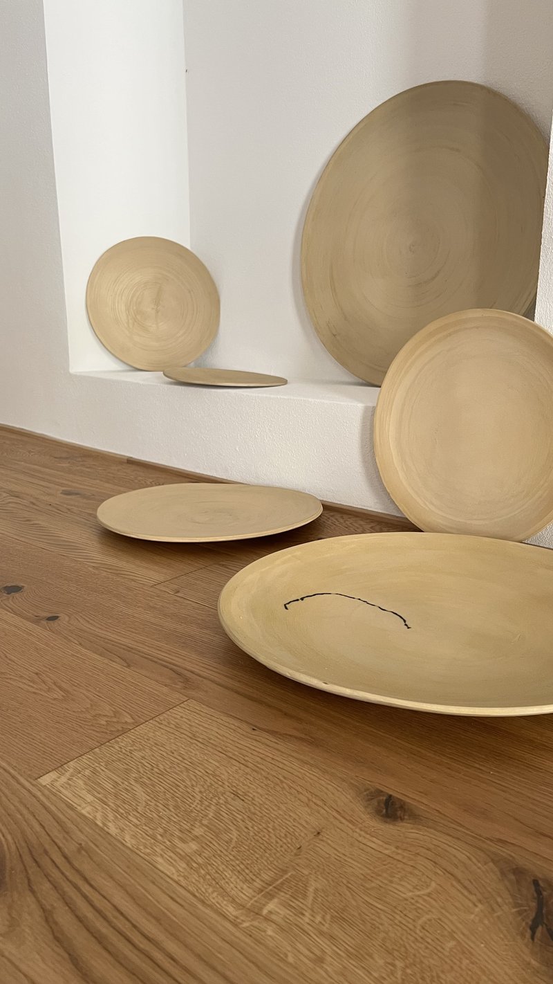 Pop-up in Hohenems von Ferdinand Ruef | zeitlose Keramik und Zeichnungen auf Porzellan
