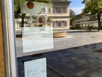 Pop-up in Hohenems von Ferdinand Ruef | zeitlose Keramik und Zeichnungen auf Porzellan