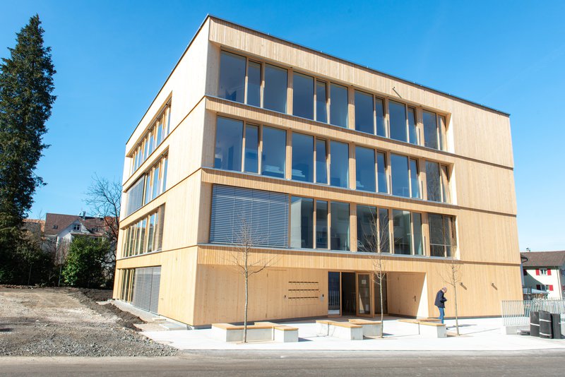 Schlossbergstraße 17