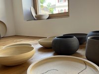 Pop-up in Hohenems von Ferdinand Ruef | zeitlose Keramik und Zeichnungen auf Porzellan