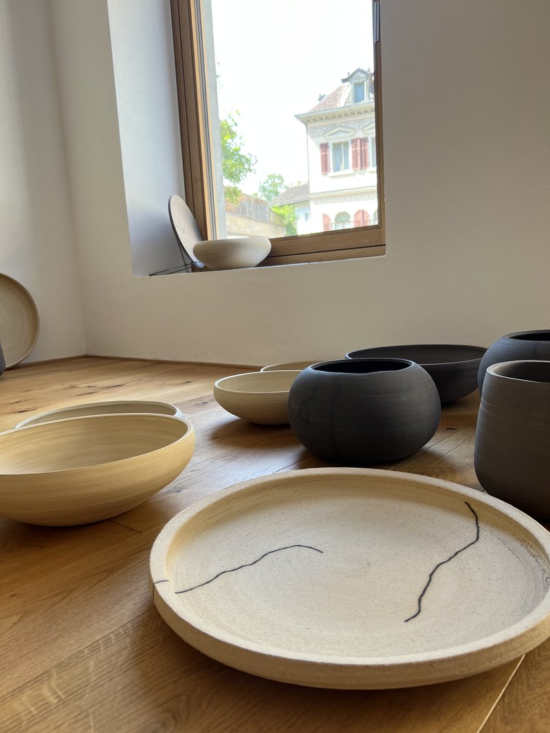 Pop-up in Hohenems von Ferdinand Ruef | zeitlose Keramik und Zeichnungen auf Porzellan